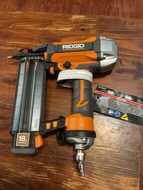 RIDGID Pneumatic 18-Gauge 2-1/8 in. Brad Nailer R213BNF3